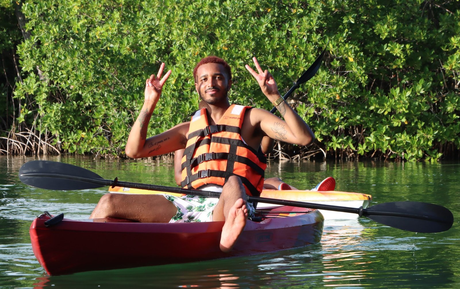 kayak en río en tulum rio adventure mexico