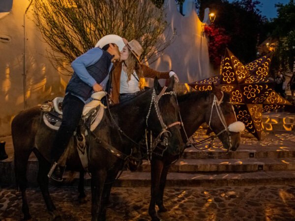 Cabalgata Nocturna por san Miguel de allende rio adventure mexico