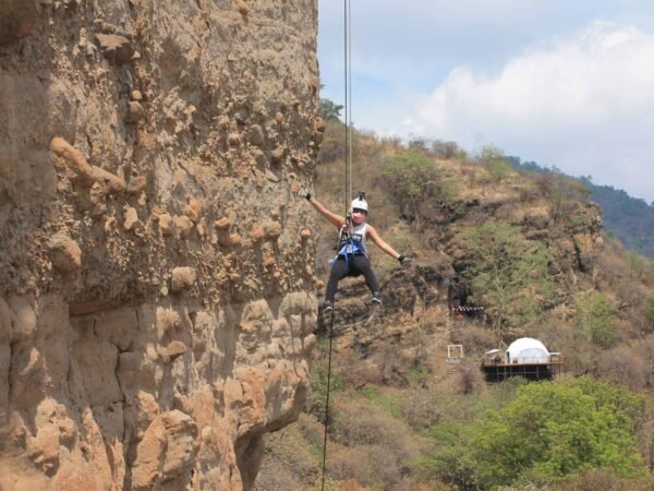 rappel caritas en malinalco rio adventure mexico