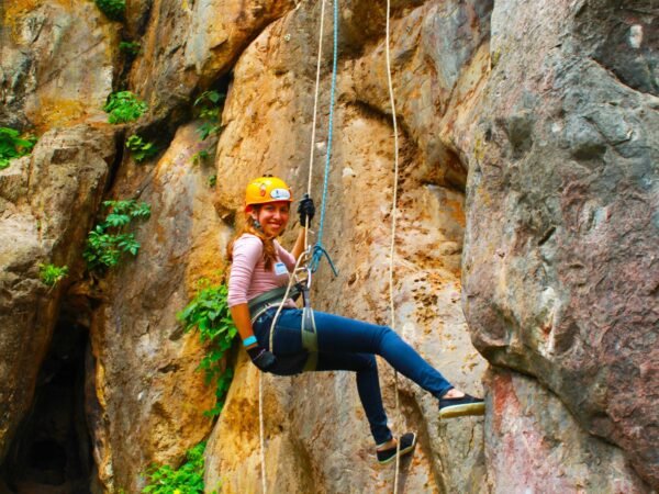 rappel el tambor en malinalco rio adventure mexico