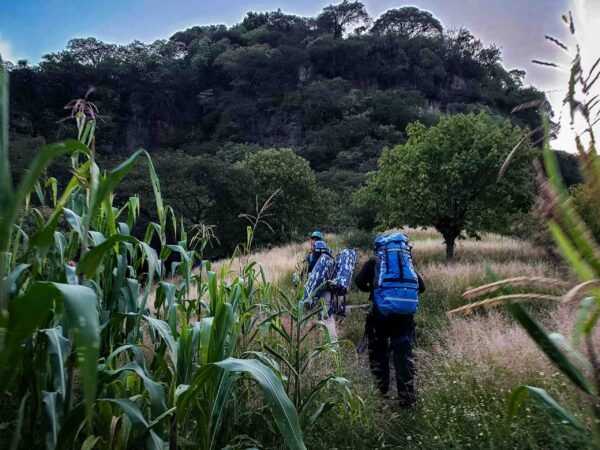 sendero camping en malinalco rio adventure mexico