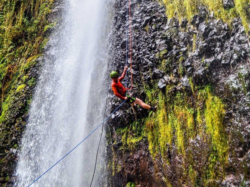rappel en cascada en malinalco rio adventure mexico